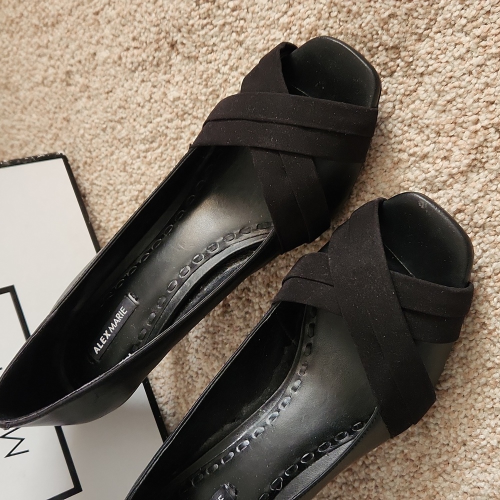 shoes - Picture 4 of 4